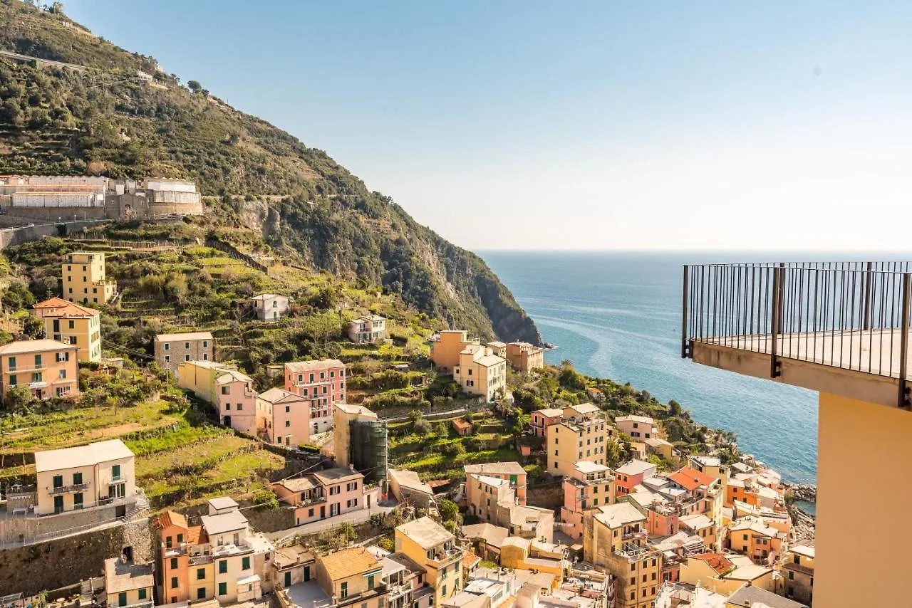 Cinque Terre d'Amare sea view big apartment for travel lovers Riomaggiore