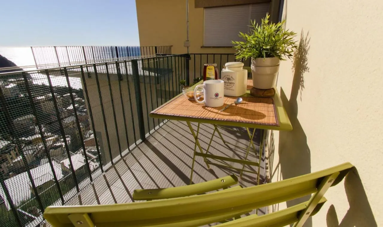 Cinque Terre d'Amare sea view big apartment for travel lovers Riomaggiore Italia